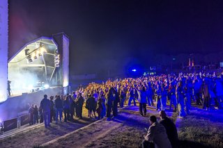 PXL_20250517_203619927